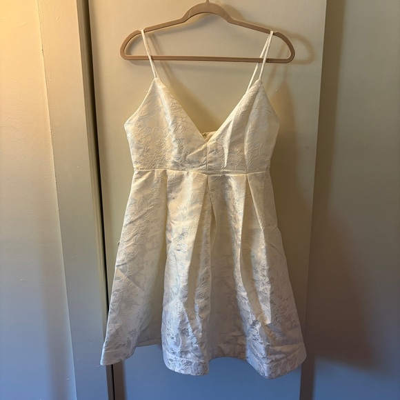 Francesca's Collections White Mini Dress - Picture 1 of 5